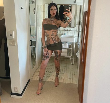 tightcorsetloosemorals nackte pornostar fotos