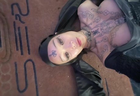 tightcorsetloosemorals erotische freie foto