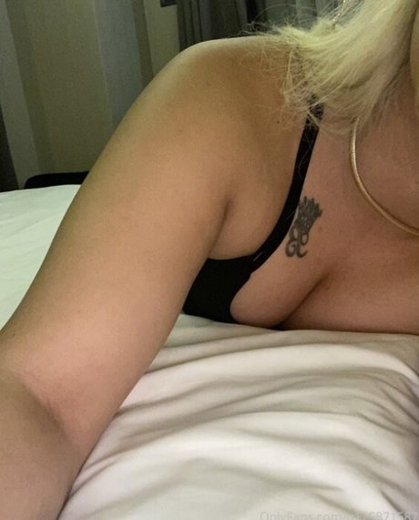 Beste Barkut model schöne foto