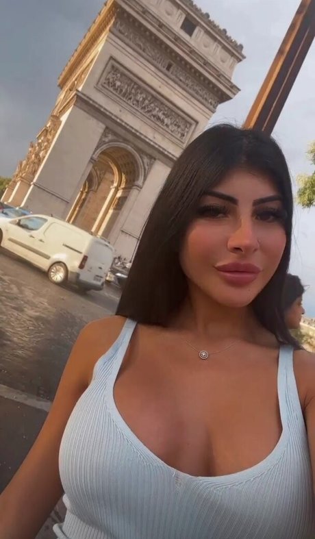 Selin Yalim Nude nackt schöne foto