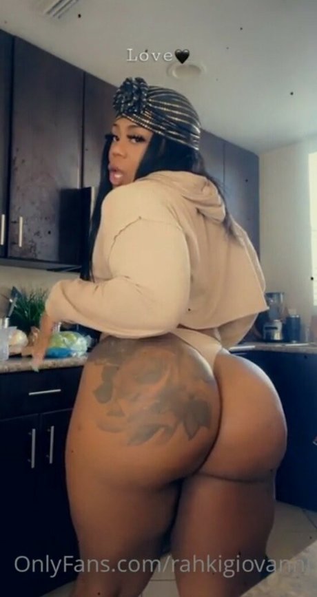 Rahki Giovanni porno perfekte bild