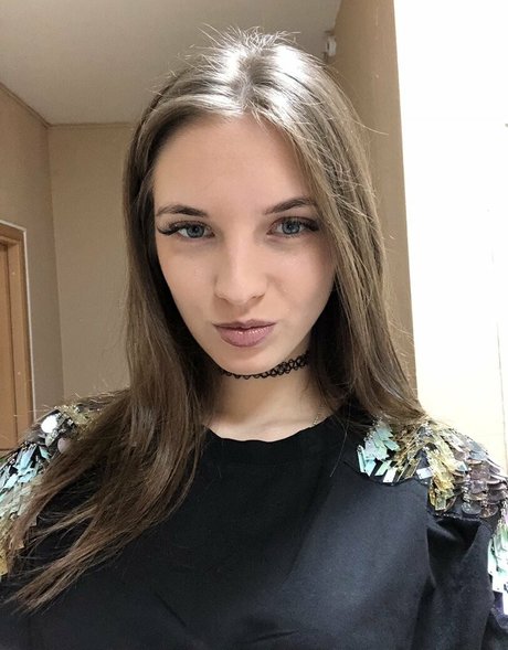 Vika Lita erwachsene schöne bild