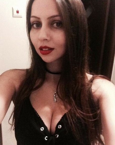 Jennie Naz xxx erotische bilder