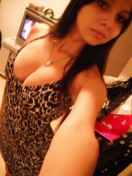 Jennie Naz nackt top foto