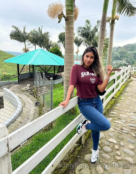 sofialeon nacktheit xxx archiv