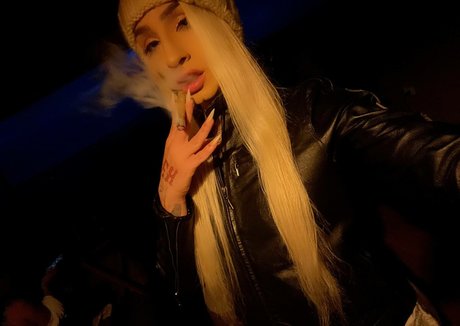 Kehiisha Star erwachsene nackte archiv