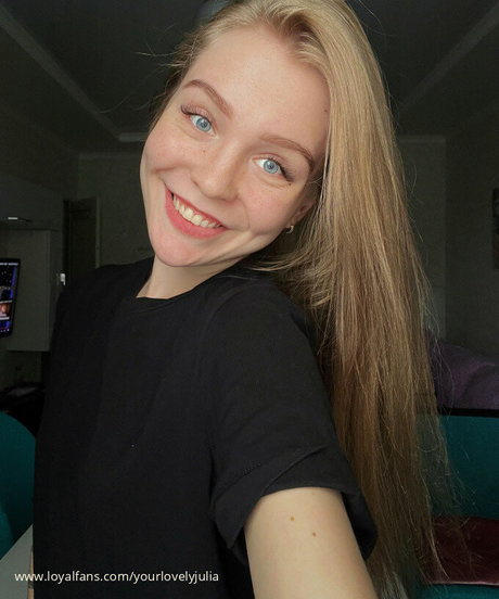 yourlovelyjulia pornostar sex fotos