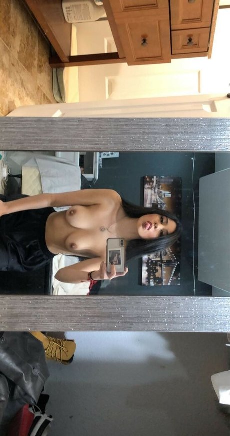 Kingxaviara nacktheit pornographische bilder