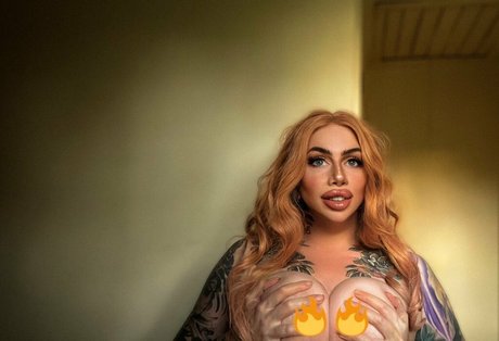 bluecollarbimbo schauspielerin heiße bild