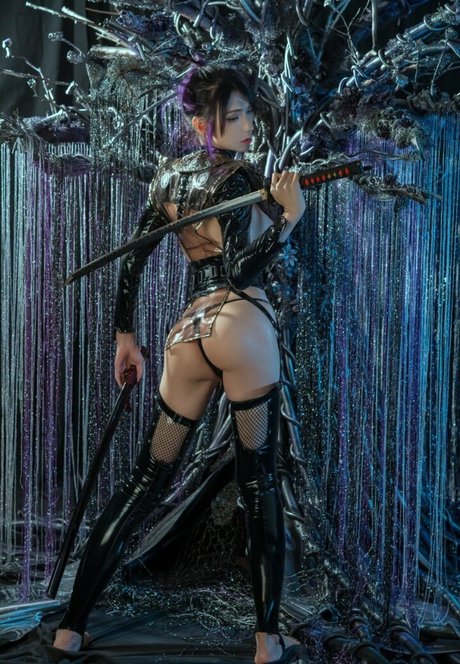 yoizuki sexy top foto