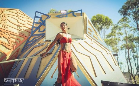 Phenom Fatal nacktheit freie bilder