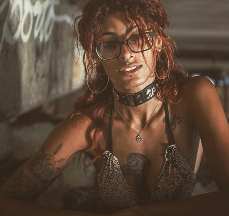 Phenom Fatal nackt heiße fotos