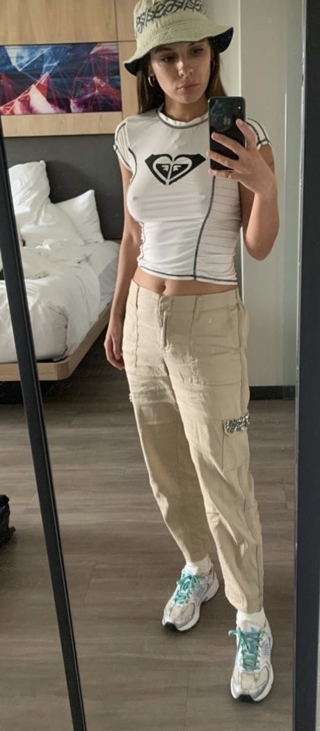 Caitlin Stasey beste hd archiv