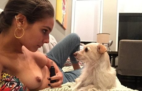 Caitlin Stasey model porno galerien