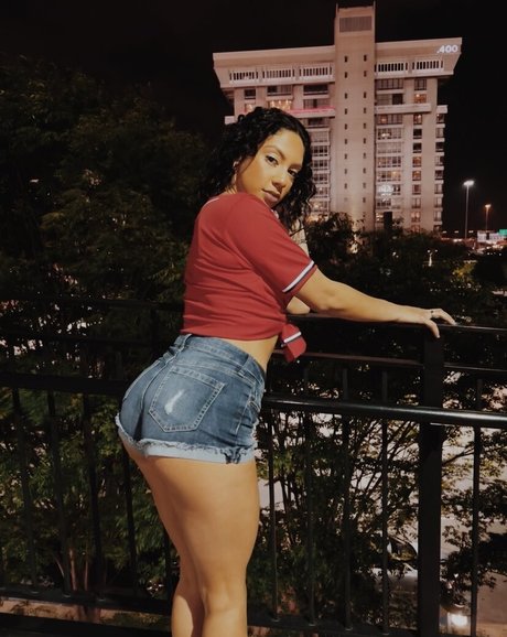 Izzy Clark nacktheit sex galerien