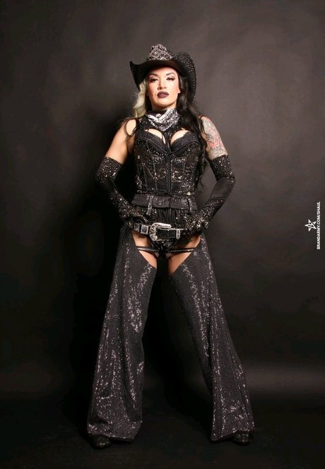 Shaul Guerrero erwachsene kunst fotos