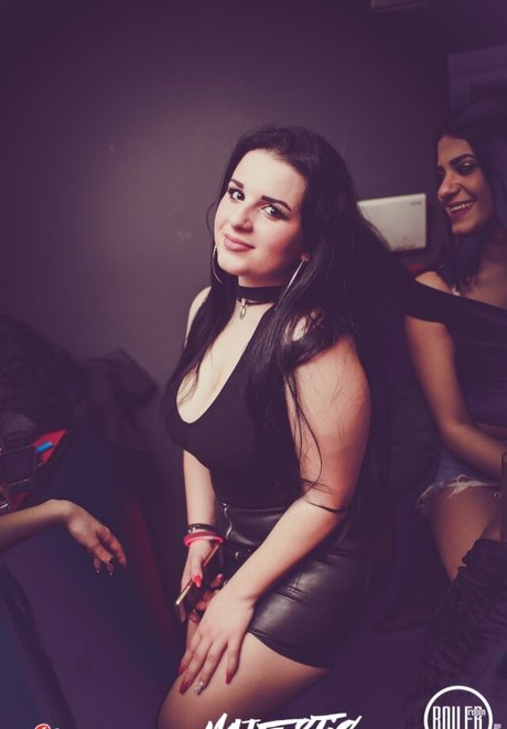 blonde prinzessin onlyfans sexy hd galerien