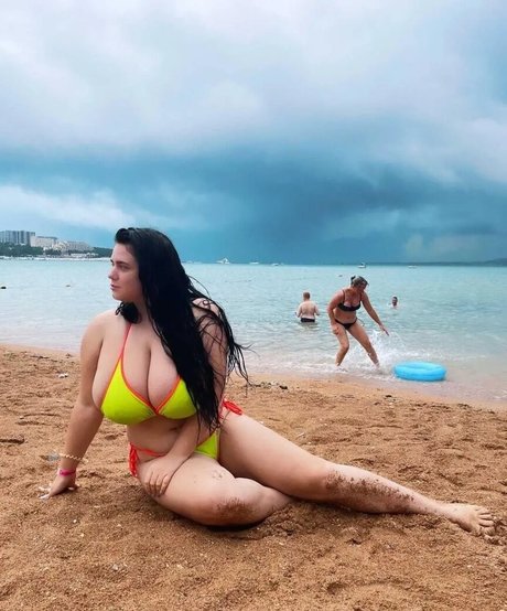 Lenochka exklusive freie foto