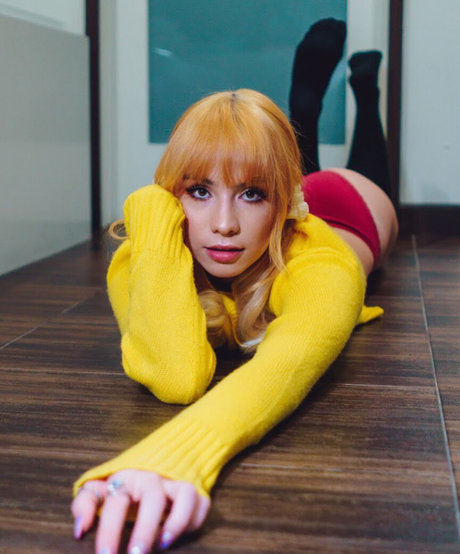 Cindy Paola hd top bild