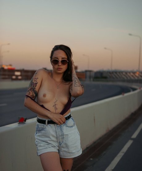 Pretty Mary model porno foto