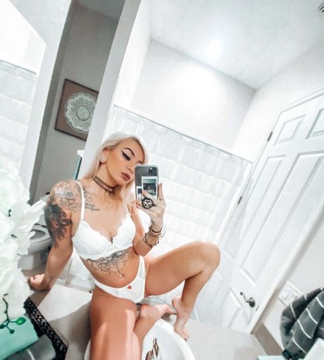 Tinyscallywag sexy kunst galerie