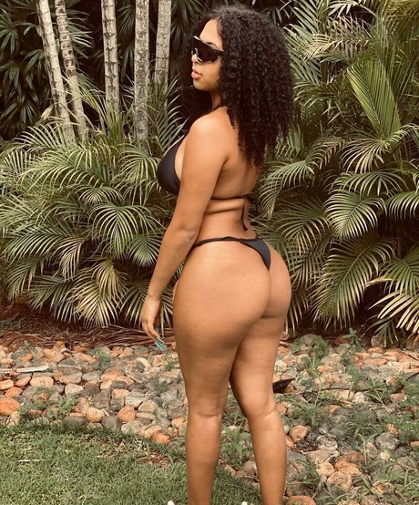 Vitoria Oliveira sexy kostenlose foto