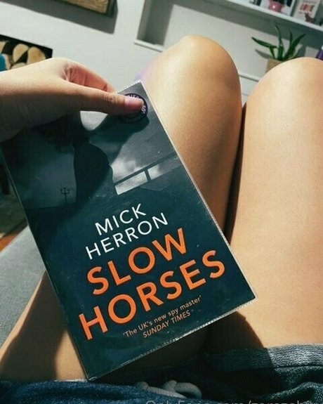 Zara Zahir schauspielerin nackten foto