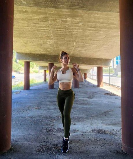 Chrysti Ane model top bilder