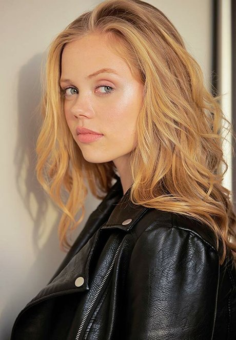 Annalisa Cochrane perfekte akt bilder