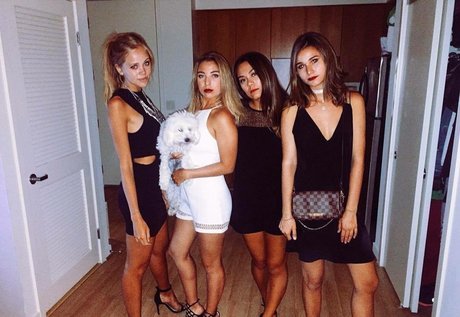 Annalisa Cochrane model nackten galerie