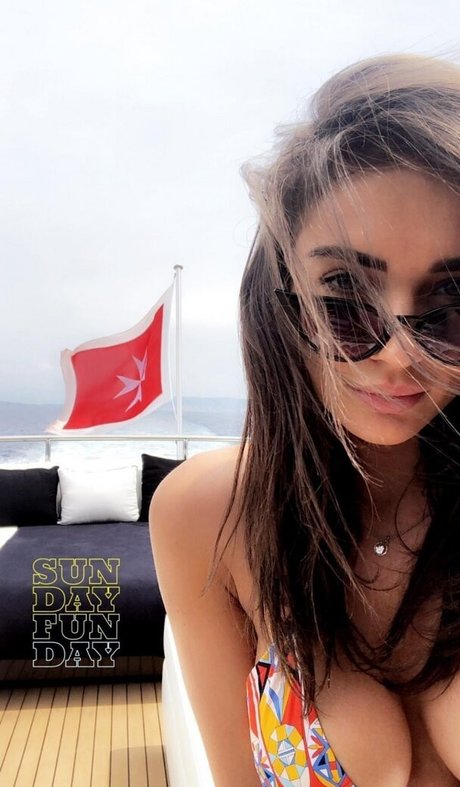 Amy Louise Jackson exklusive nette foto