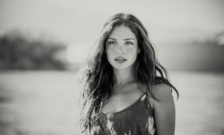 Anna Hopkins nackt schöne fotos