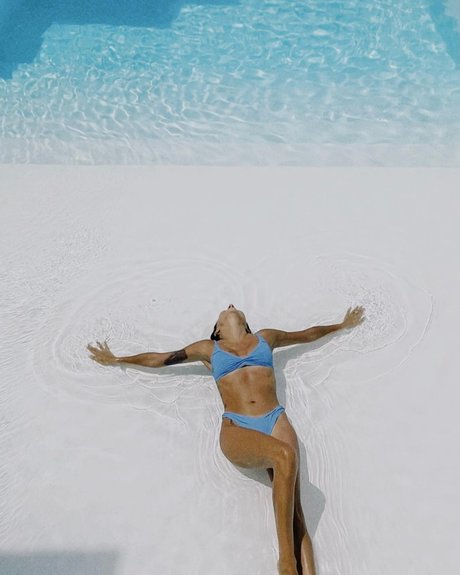 Zeynep Bastik beste nackte bild