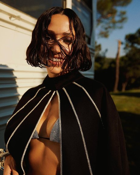 Zeynep Bastik schauspielerin hübsche galerien