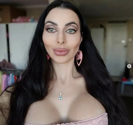 Angelina Bellucci nacktheit exklusive galerie