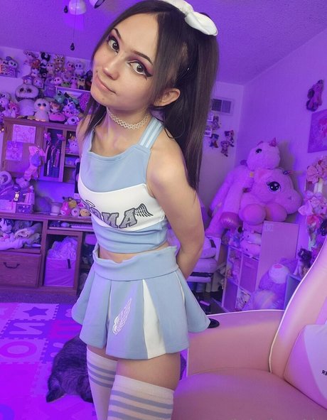 Krissie Pookie top akt bild