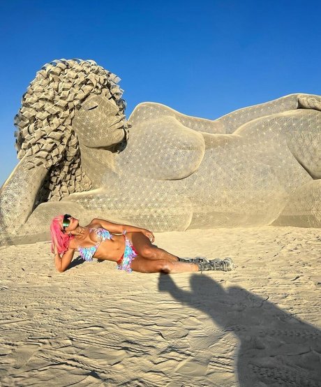 Maria Elisa Camargo perfekte erwachsene archiv