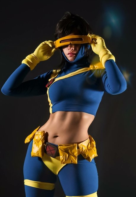 Yaku Cosplay porno nackten galerie