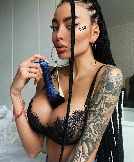 Alena Omovich erwachsene freie galerie