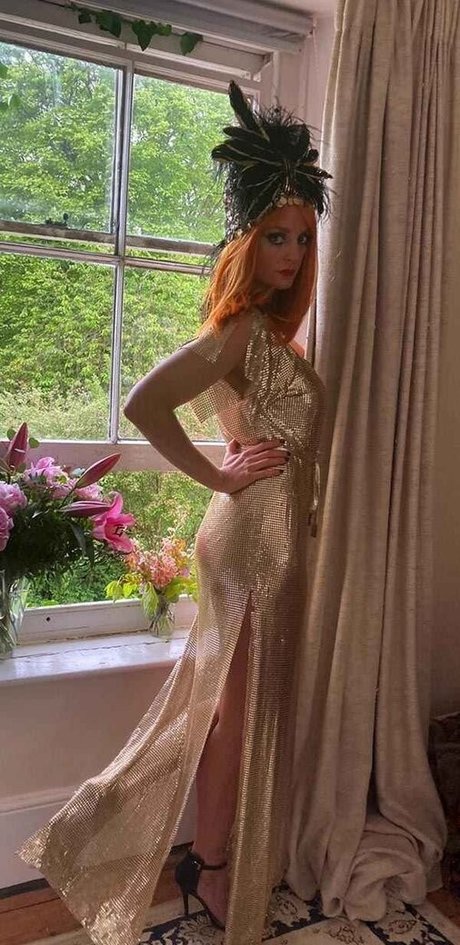 Morgana Robinson xxx schöne archiv