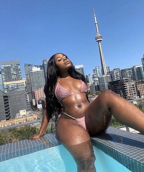 Alana Walters erotische kostenlose bild