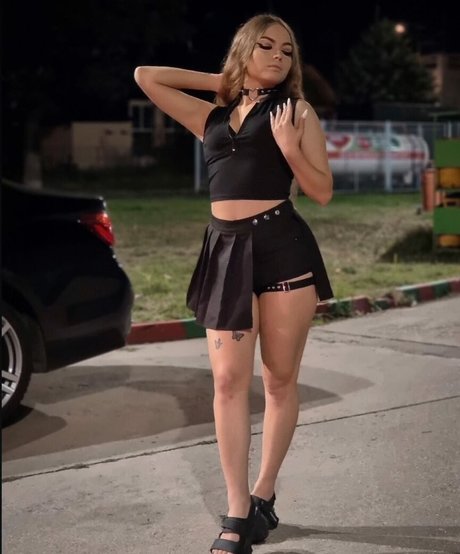 only dew nette pornostar bilder