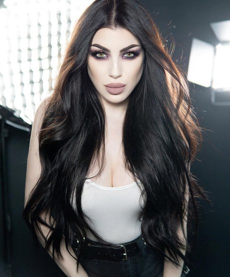 Threnody In Velvet porno schöne fotos