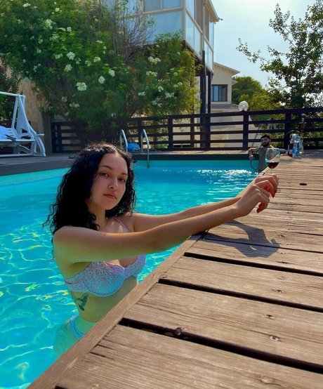 Emily Cos heiße hd bild