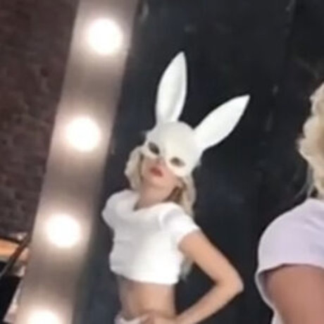 Hana Chomaniova porno xxx bild