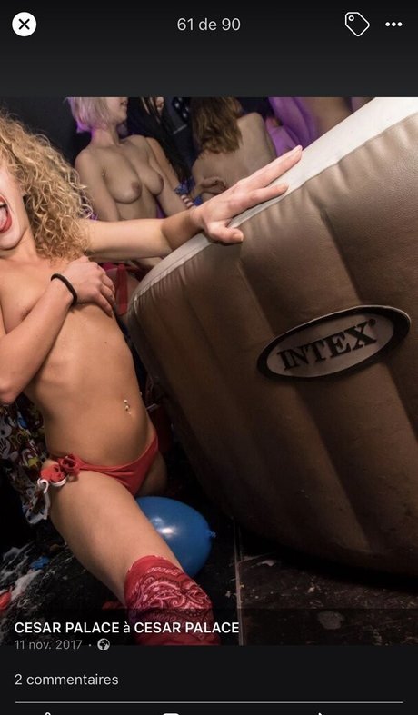 Kaakou nacktheit perfekte foto