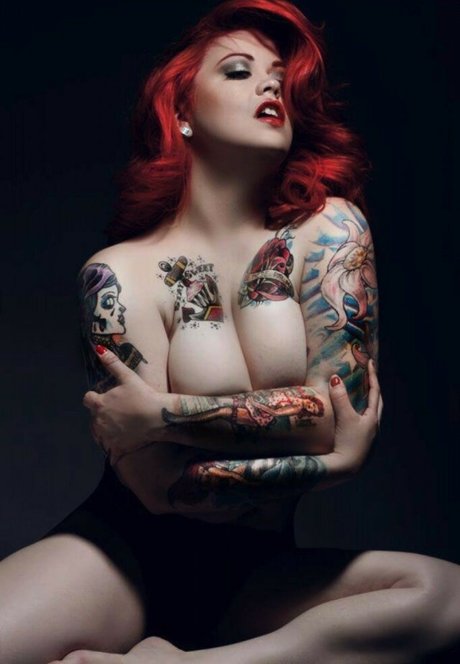 Pinup Cortney kunst top bild