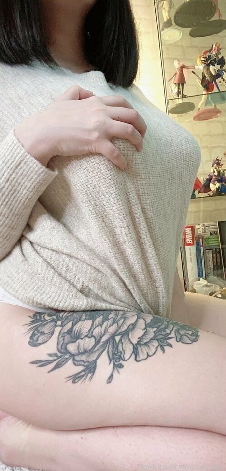 MintyMiyako top erotische bild