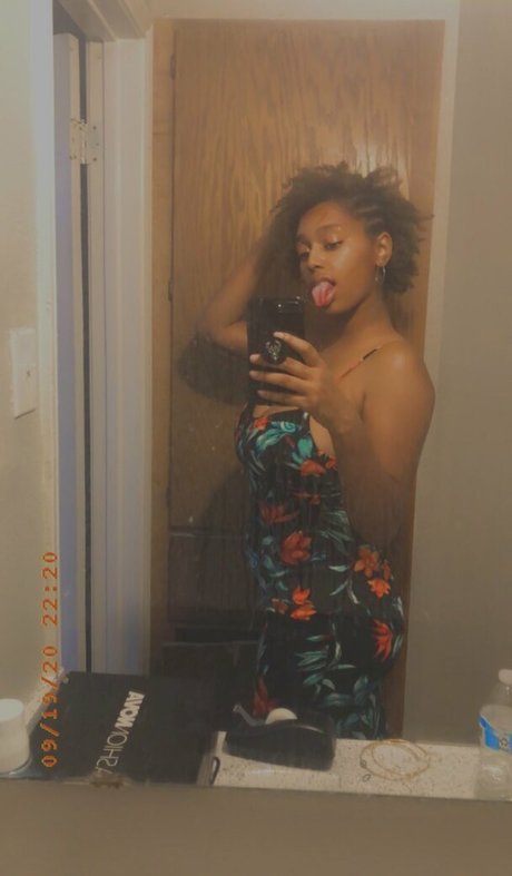 joi squirt onlyfans nacktheit fotos