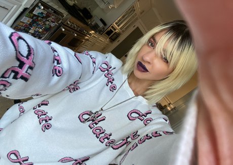 Gabbie Hanna kunst sexy foto